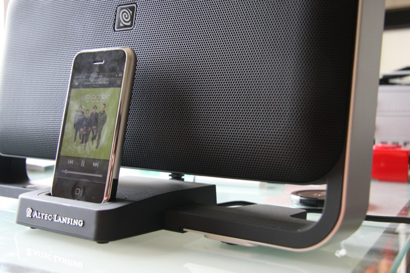 Illustration for article titled Altec Lansing T612: Their First iPhone-Friendly, GSM Buzz-Shielding Speaker Dock
